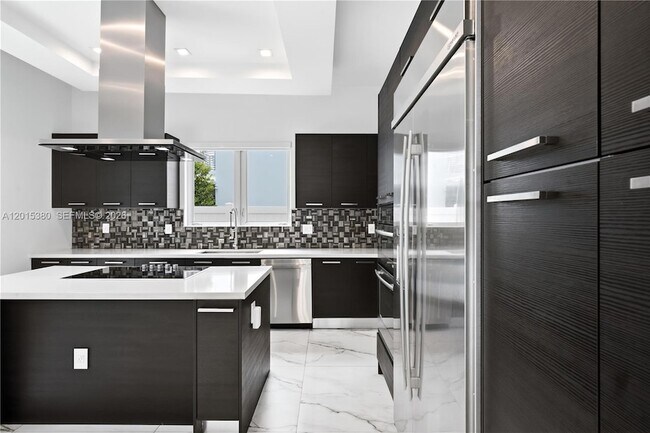 Building Photo - 8221 NW 34th St