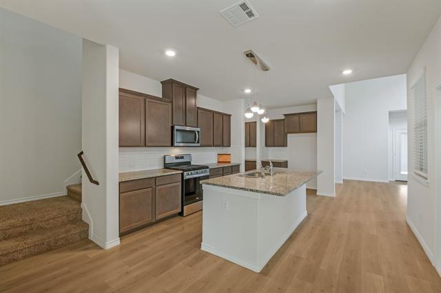 Building Photo - 1517 Bennington Ln