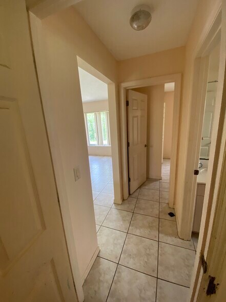 Building Photo - 11812 D Allyon Dr