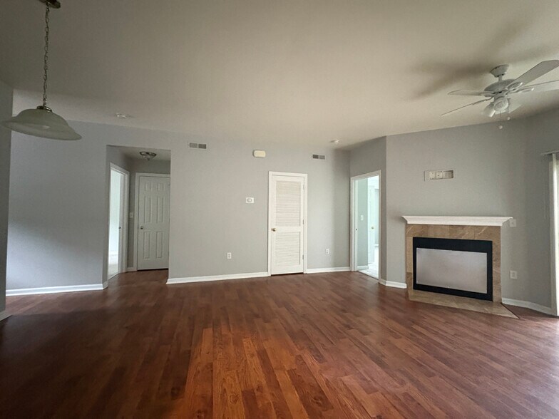 Building Photo - 669 Waterville St