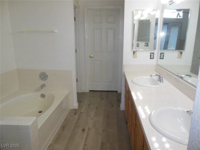 Building Photo - 2047 Angel Falls Dr