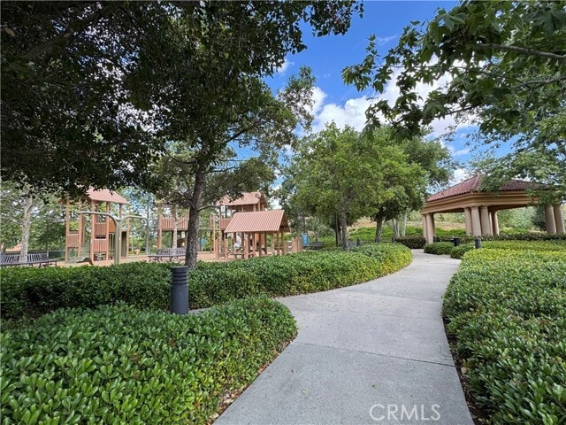 Building Photo - 80 Cipresso