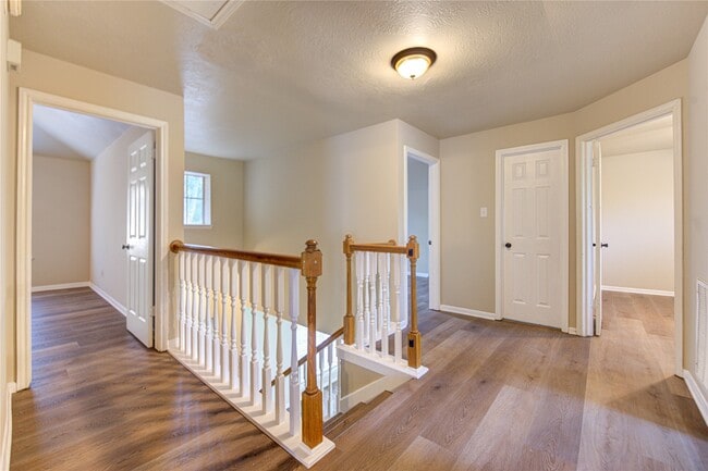 Building Photo - 138 W New Meadows Dr