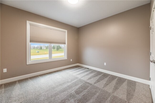 Building Photo - 1352 Creeks Edge Dr