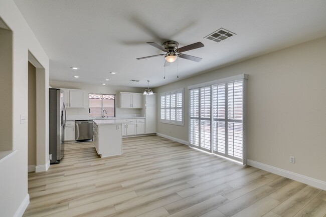 Building Photo - Beautiful 4-Bedroom Home Near Downtown Sum...