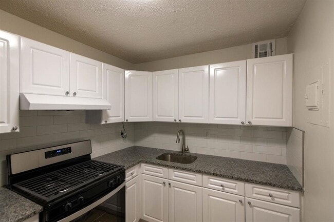 Building Photo - 5701 BOULEVARD