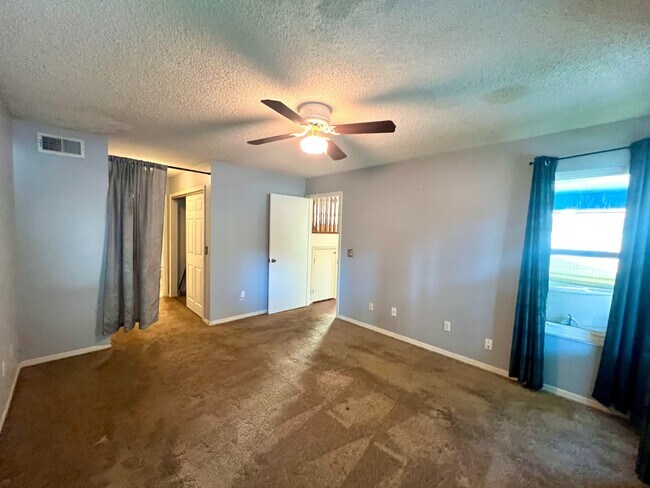 Building Photo - 6677 Ryan Chase Ct