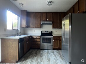Building Photo - 2214 Myrtle Avenue