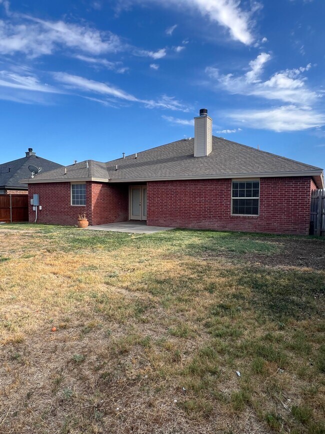 Building Photo - 6112 101st Pl