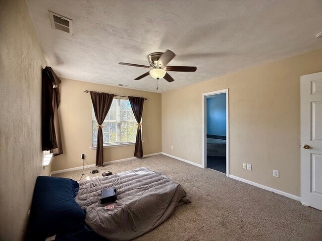 Building Photo - Beautiful 4 Bedroom Home for Rent – Pet Fr...