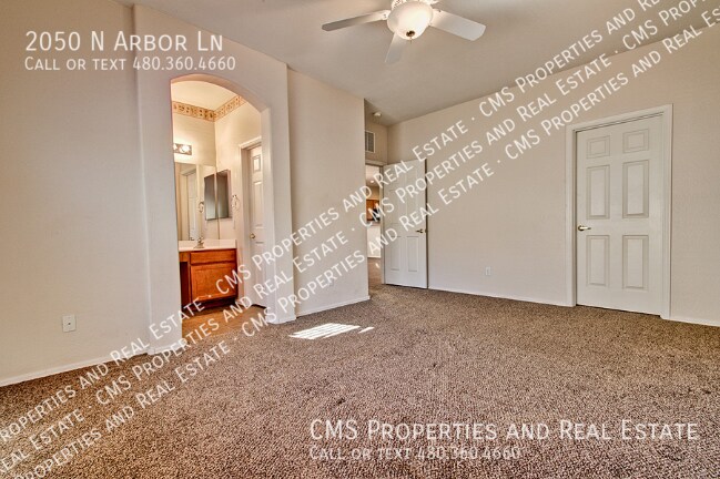 Building Photo - 2050 N Arbor Ln