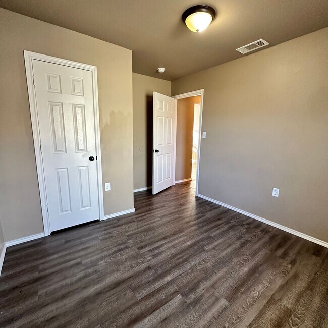 Building Photo - "Charming 2-Bed, 2-Bath Duplex in Lubbock ...