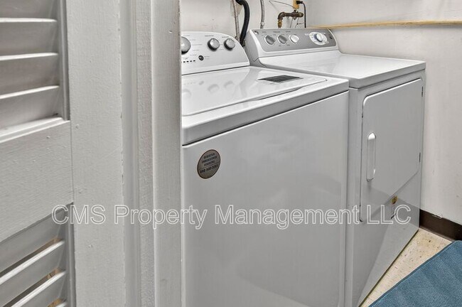 Building Photo - 14 Carol Ct