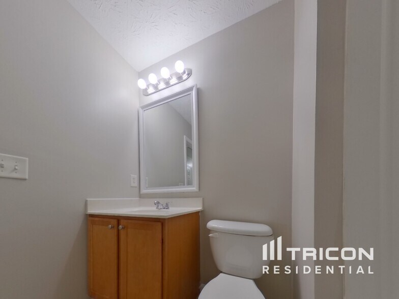 Building Photo - 207 Arbor Creek Dr