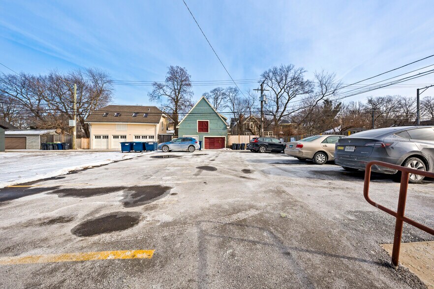 Building Photo - 1241 Chicago Ave
