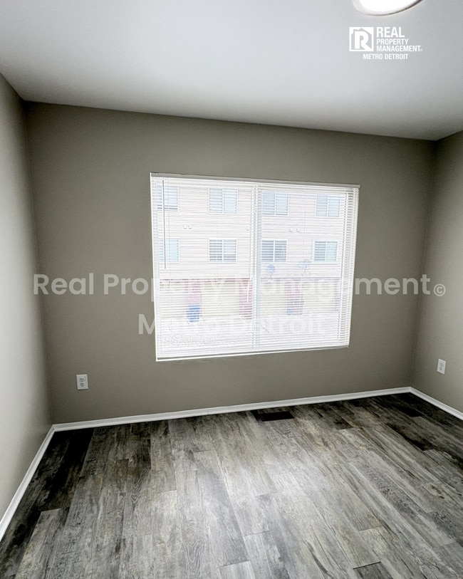 Building Photo - 15628 Stone Crossing Dr
