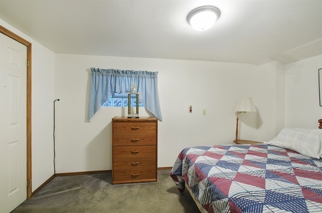 Basement Bedroom - 5855 N Austin Ave