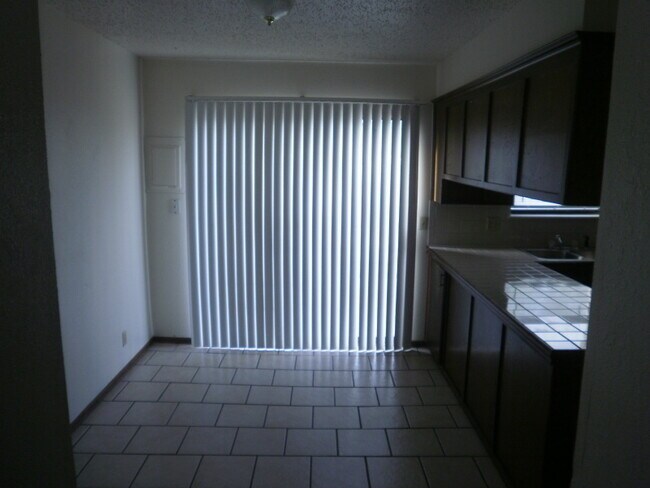 Building Photo - 224-226 Skylark Ct