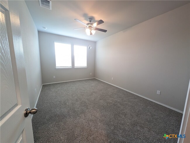 Building Photo - 1138 Stone Vly Rd