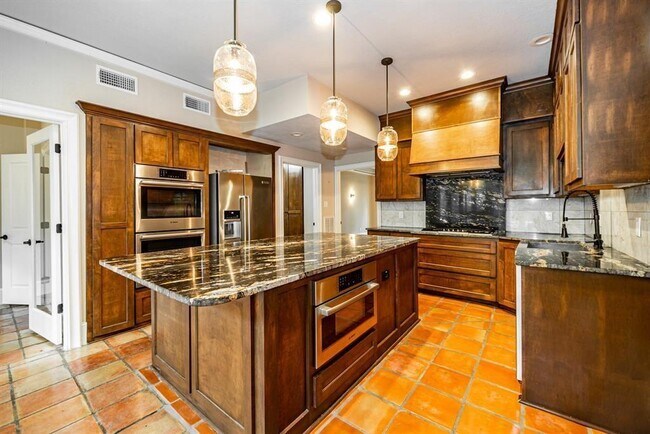 Building Photo - 14 Woodstone St