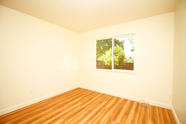 Building Photo - 3739 Clayton Rd