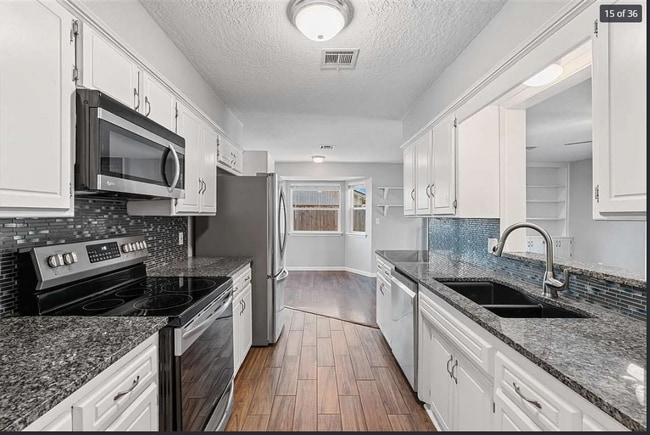 Building Photo - 4646 SE Caber Cir