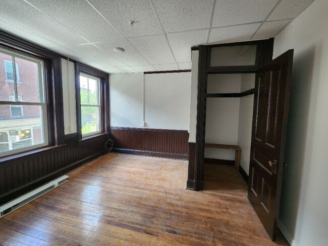 Building Photo - 10 Langdon St