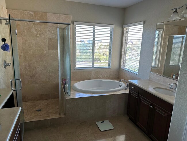 Building Photo - 11320 Laurelcrest Dr