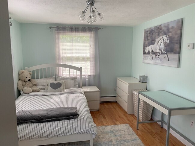 Building Photo - 31 Hunnewell St