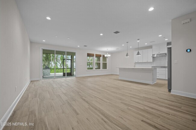 Building Photo - 23 Oak Pk Dr
