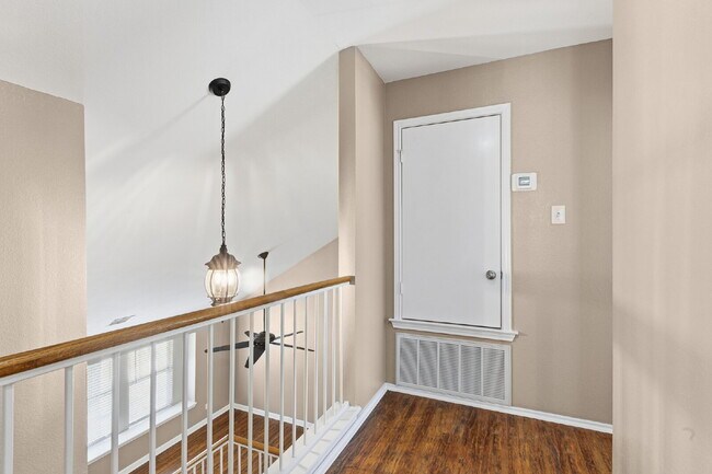 Building Photo - Beautiful Corner Lot, 4 Bedroom Home in Pl...