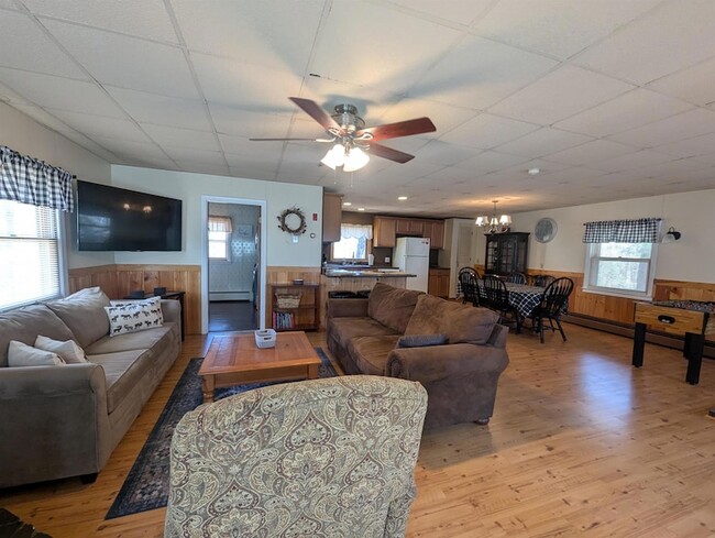Building Photo - 30 Middle Shore Dr