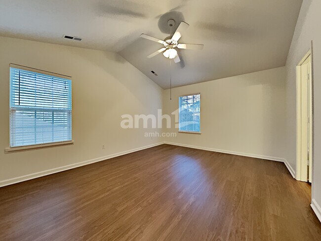 Building Photo - 815 Dowry Lane