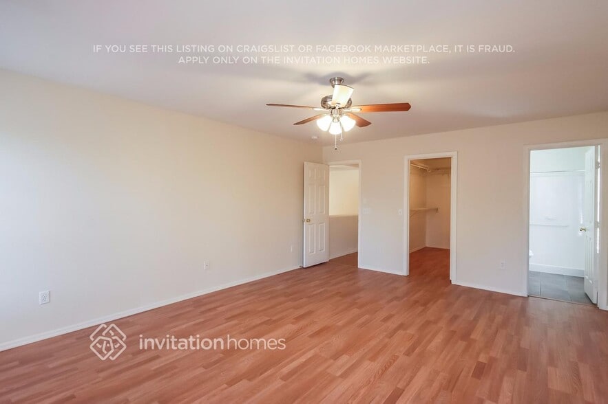 Building Photo - 2887 E Cherry Hills Dr