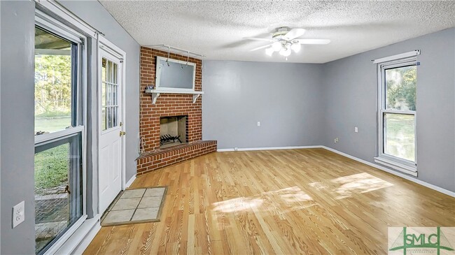 Building Photo - 322 Chatham Villa Dr