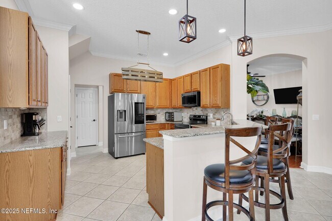 Building Photo - 526 Oakmont Dr