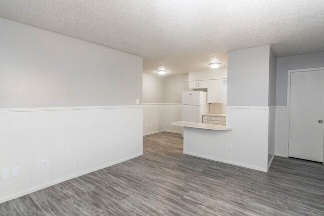 Building Photo - Move-In Special No Deposit HURRY ENDS SOON!!