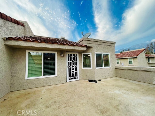 Building Photo - 9753 La Jolla Dr