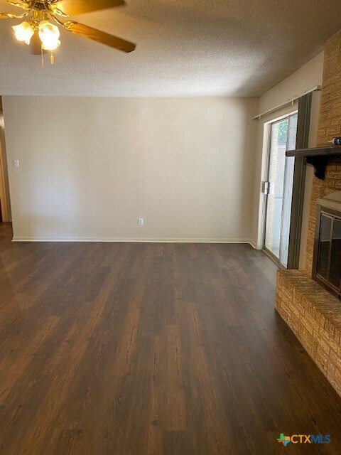 Building Photo - 1201 Bluff Dr