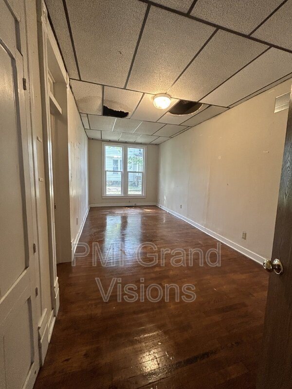 Building Photo - 1105 6th St