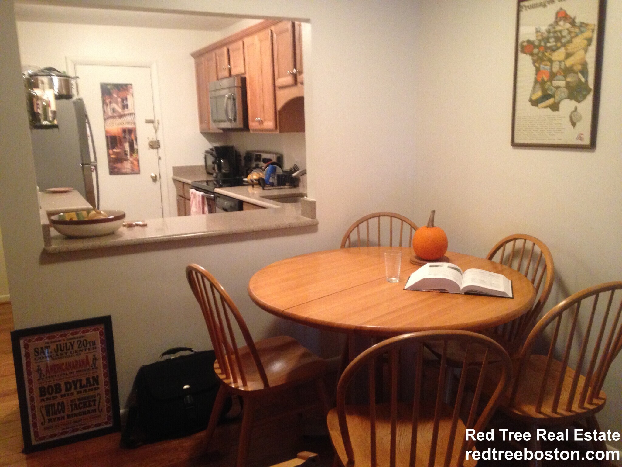 Building Photo - 804 Centre St