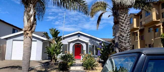 Building Photo - 2447 Beach St