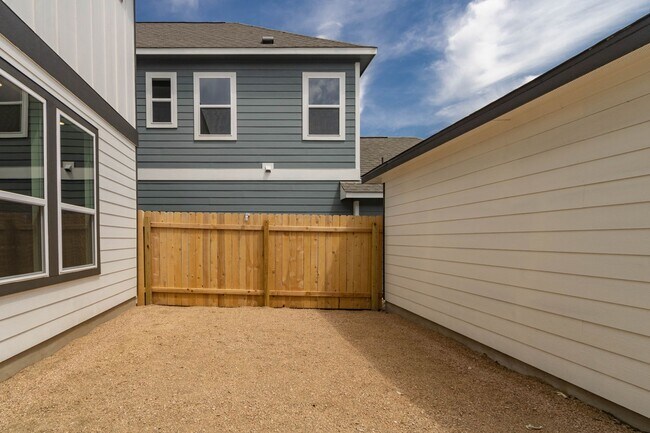 Building Photo - 1660 Coral Sunrise Trl