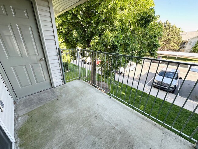 Building Photo - Affordable living at The Westside Apartments!