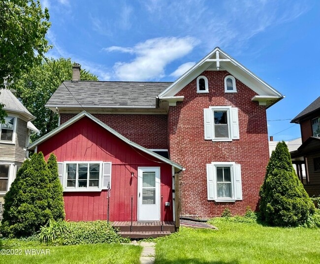 Building Photo - 336 Hastings St