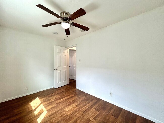 Building Photo - 4807 Copperbend Blvd