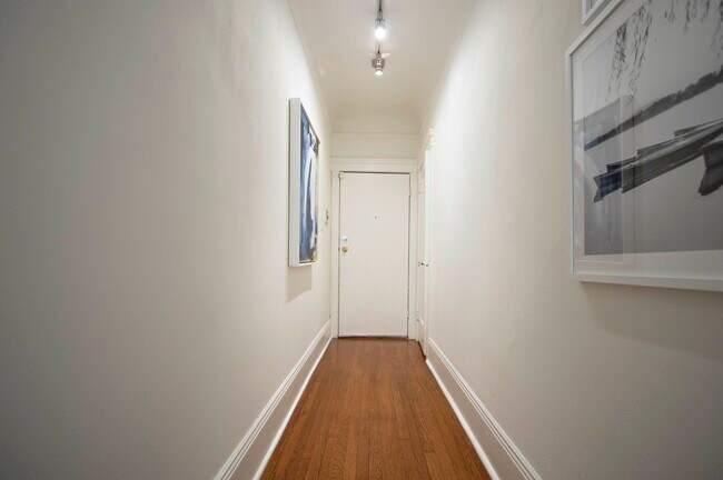 Building Photo - 2760 Sacramento St