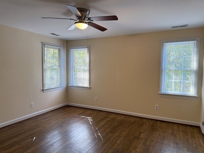 Building Photo - Gorgeous 4-Bedroom Home on a Cul-de-Sac wi...