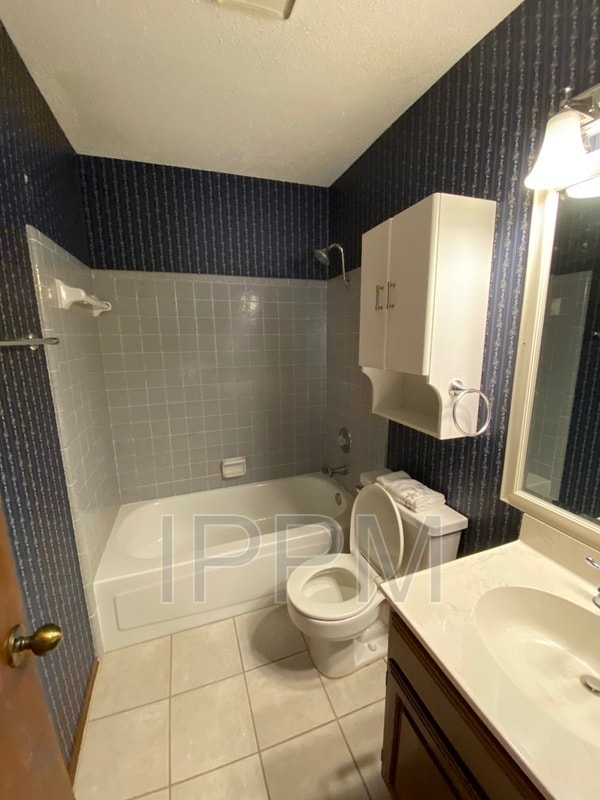 Building Photo - 138 Willow Cir
