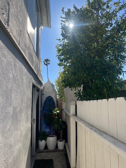 Building Photo - 2304 Pacific Dr